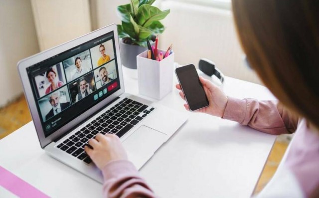 Las tecnologías se asientan en Castellón: casi el 100% de los hogares ya tienen internet y móvil