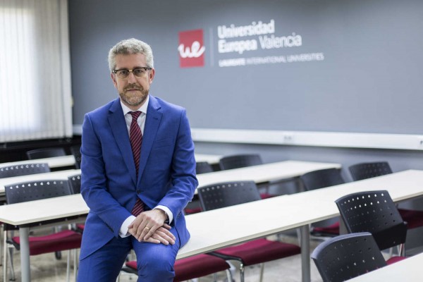 “Las universidades no deben ejercer una postura beligerante contra la Administración”