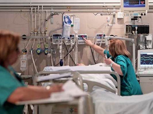 Sanidad estudiará si restringe las prácticas de FP privada en hospitales públicos