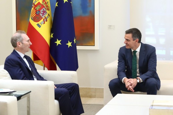 Sánchez se reúne con el presidente de Amazon tras anunciar que invertirá 15.700 millones en España