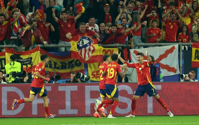 España se exhibe rumbo a octavos