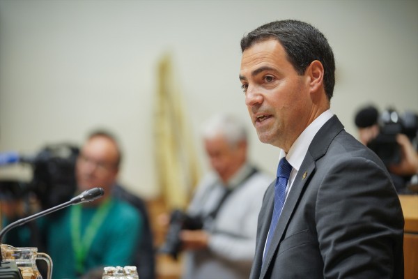 Imanol Pradales, proclamado lehendakari con los 39 votos del PNV y el PSE-EE