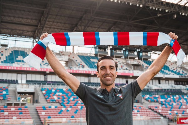 El Castellón anuncia el traspaso sorpresa de Manu Sánchez al Gornik Zabrze polaco