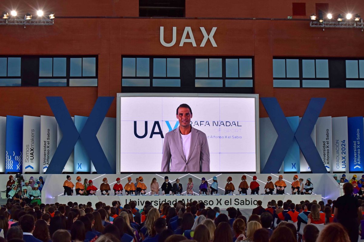 La segunda promoción de UAX Rafa Nadal School of Sport se gradúa con 30 empresas líderes apoyando su formación
