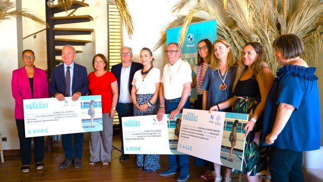 Un evento en Elche acoge la entrega de ayudas BMW Benigar 'Demasiadas Paradas'