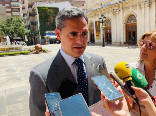 Ortolá (Vox) pedirá a Carrasco reunirse para restituir una cruz en Ribalta 