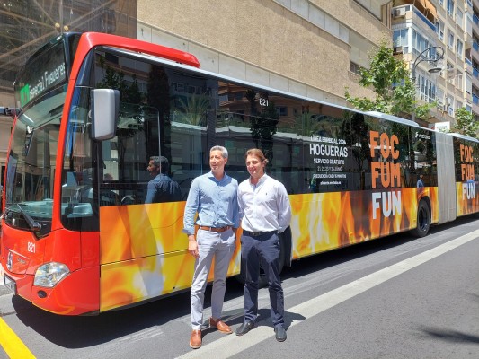 El autobús gratuito de las Hogueras Especiales se pone en marcha hasta el 24 de junio 