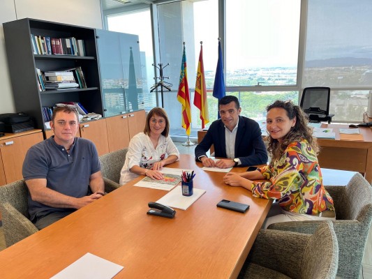 El ayuntamiento de Chiva traslada a Conselleria su oposición al macroparque solar Brihuela