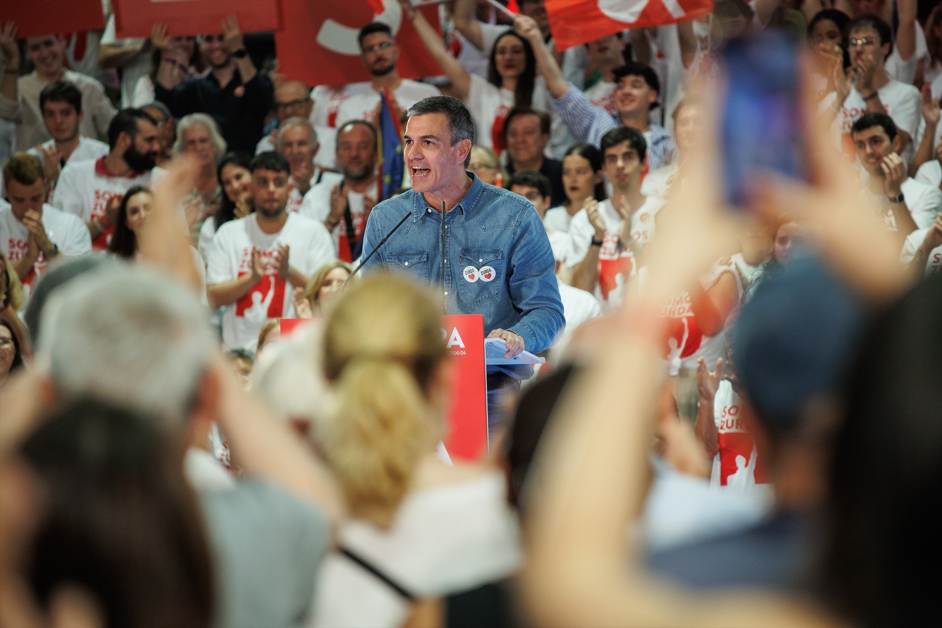 La encuesta de junio repite con el PSOE en cabeza, pero sólo con un punto de ventaja sobre el PP