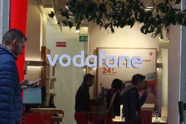 UGT convoca paros en Vodafone en protesta por el ERE planteado para casi 1.200 empleados
