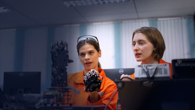 Emprendedores tecnológicos alicantinos  compiten en las semifinales de los eAwards