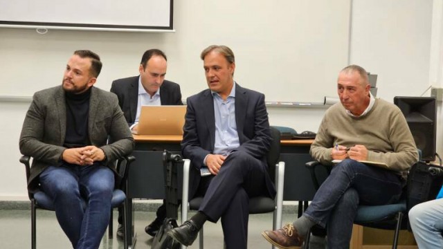 Compromís apremia al PP a recurrir para evitar los depósitos en el Puerto de Alicante