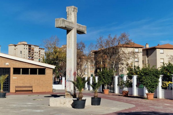 Vox y Abogados Cristianos propondrán al PP que se restituya una cruz en Ribalta por las víctimas