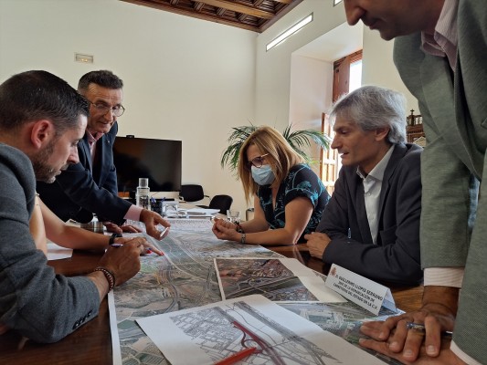 Bernabé aborda con Mislata y Quart de Poblet el proyecto de mejora del enlace entre V-30 y CV-30