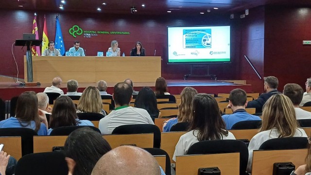 El Hospital Reina Sofía de Murcia elabora un manual para identificar los problemas digestivos más frecuentes