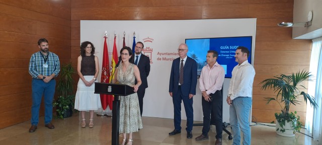 Murcia fomentará los sistemas de drenaje sostenibles en el diseño de desarrollos urbanos e infraestructuras