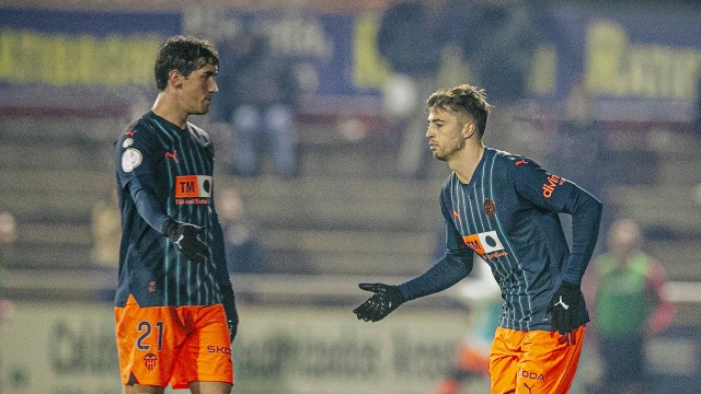 El Valencia ultima su blindaje a Paterna