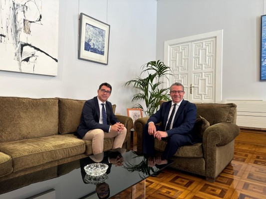 Pascual pide el respaldo de Diputación para nuevos proyectos y mejoras de infraestructuras y servicios