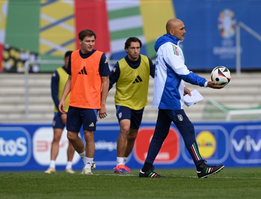 Italia se blinda: sesión a puerta cerrada y la previa al partido lejos del estadio