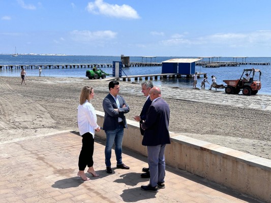 La Región invertirá 16 millones para retirar biomasa del Mar Menor durante los dos próximos años