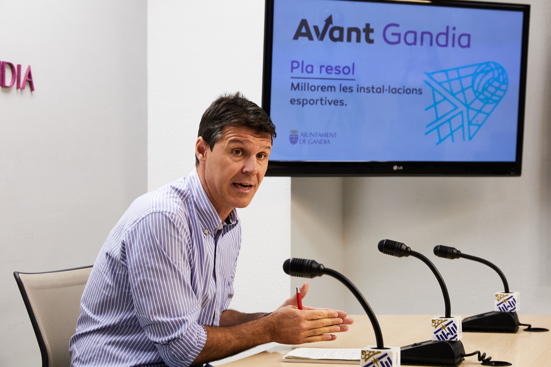 Gandia mejora el polideportivo municipal con una inversión de 2,4 millones de euros

