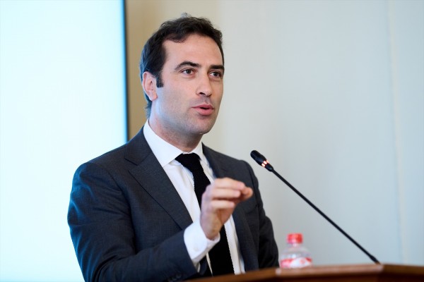 Cuerpo reitera el rechazo a la opa de BBVA sobre Sabadell ante Carlos Torres

