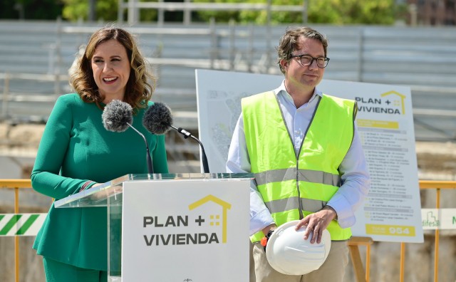 Permutas, cesión de suelos o compra directa: Catalá moviliza su plan para levantar 1.000 viviendas 