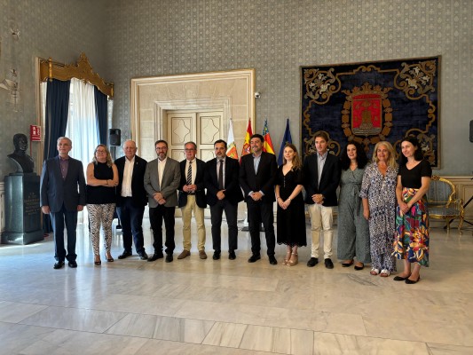 Alicante y los colegios profesionales vinculados al urbanismo cooperarán en la gestión del sector