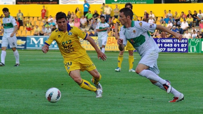 El Elche despide la temporada con una dura derrota en Alcorcón