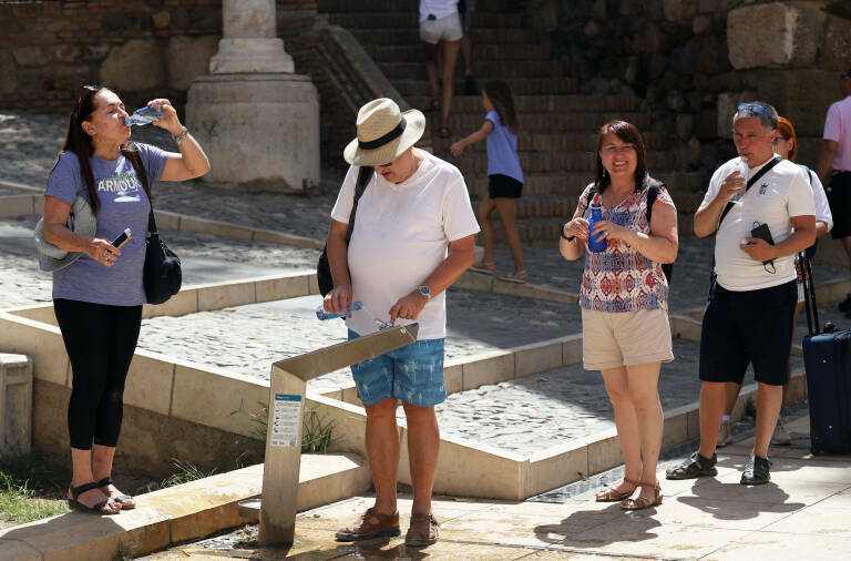 Sanidad activa este lunes el nuevo Sistema de Alertas por Calor con 180 zonas de 'Meteosalud'
