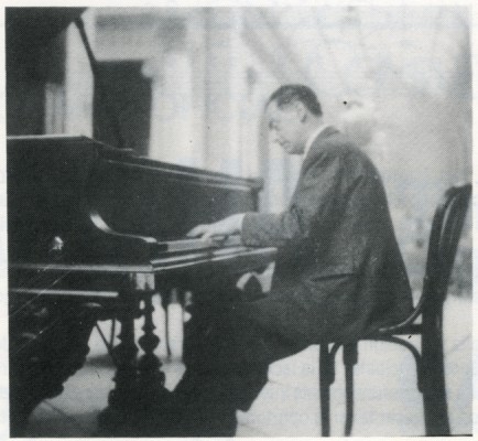 Un tesoro que suena a música: el AGRM cataloga el fondo, con obras inéditas, del murciano José Agüera