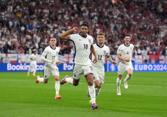 Inglaterra vence pero no convence en su estreno

