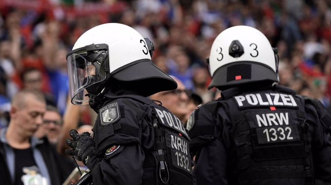 La Policía de Hamburgo neutraliza a un individuo que amenazaba con un pico a aficiones de la Eurocopa
