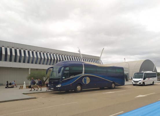 Los aeropuertos de València y Castellón se conectarán con autobús para rutas internacionales