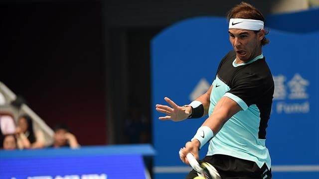 Nadal remonta al gigante Karlovic