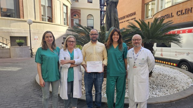 La Unidad de Cirugía Endocrina del Clínico recibe la acreditación de calidad como Unidad Avanzada