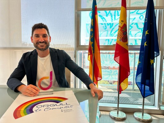 La Generalitat recibe el Premio Diversa Institucional por la marca 'Orgull de Comunitat'
