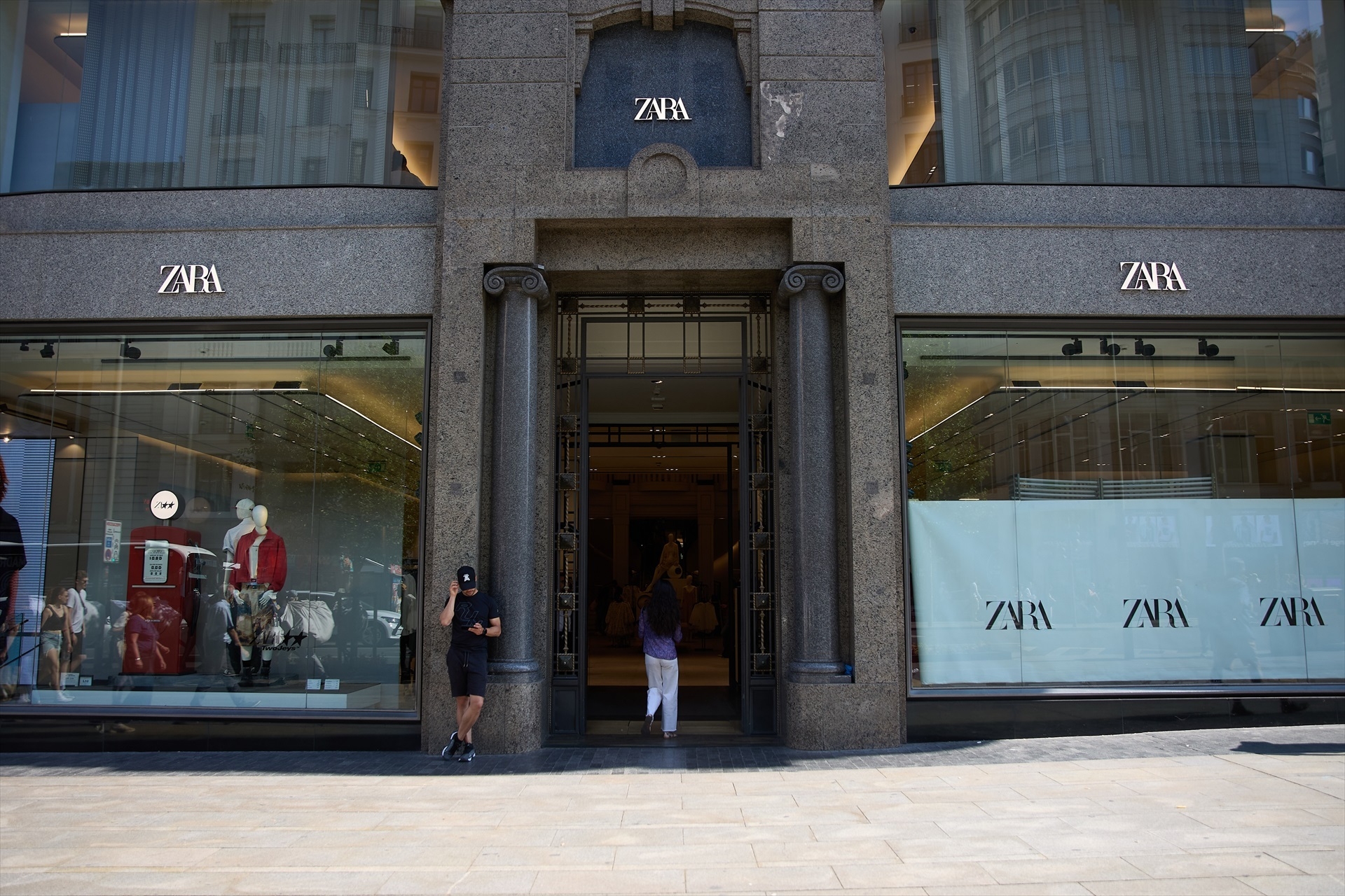 Inditex toca máximos históricos en Bolsa en los 47 euros, pero se diluye y cae al cierre de sesión
