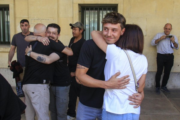 Los catorce antifascistas de Pego evitan la cárcel al llegar a un acuerdo con acusaciones