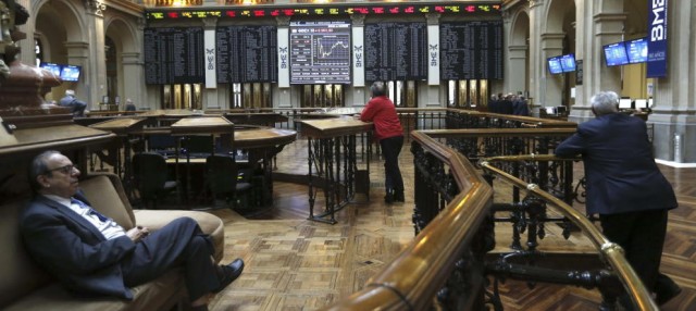 El Ibex 35 salva al cierre los 10.000 puntos pese a ceder un 0,77%