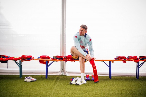 Aymeric Laporte no entrena y será duda para el debut de España en la Eurocopa