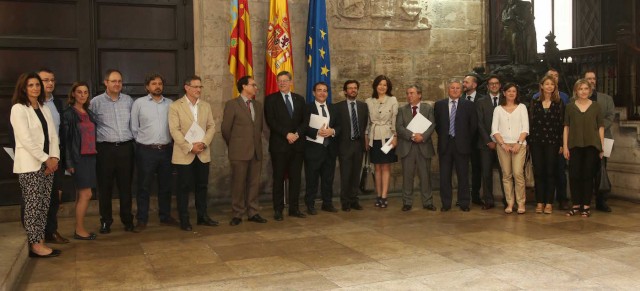 La Generalitat tendrá dos 'bancos' públicos en 2017