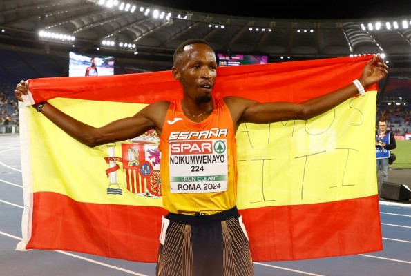 El atleta del Playas Thierry Ndikumwenayo se cuelga el bronce en los 10.000 metros
