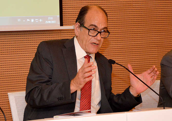 Pedro Nácher, en una conferencia en la Universidad Católica de Valencia. Foto: UCV - 