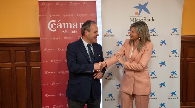 
MicroBank y Cámara Alicante firman un convenio para impulsar el autoempleo y el emprendimiento