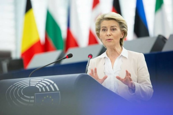 Bruselas congela 158 de los 10.000 millones del cuarto pago a España
