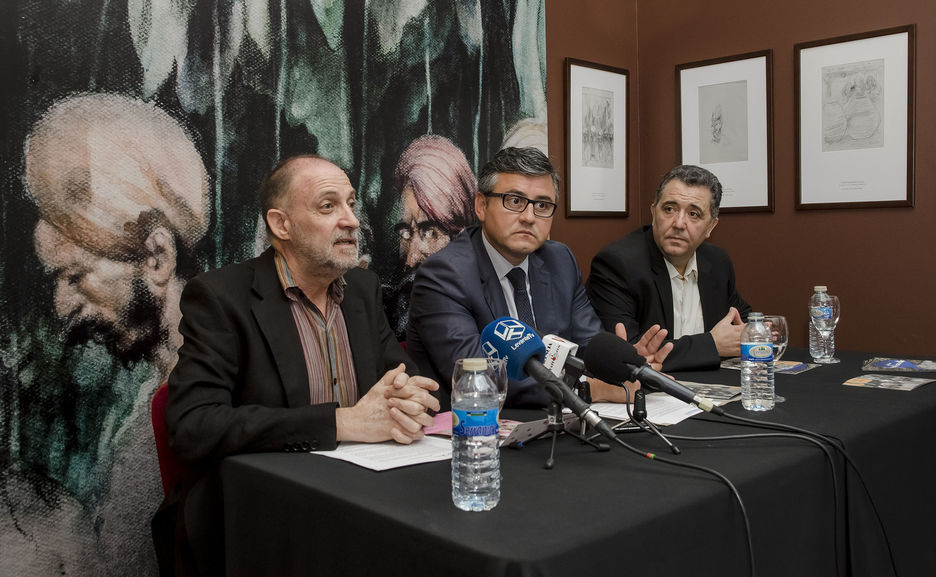 Vila, a la izquierda de la imagen - 