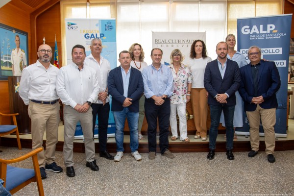 Torrevieja acoge la presentación oficial de la I Regata GALP Bahía de Santa Pola que engloba deporte, innovación y tradición 