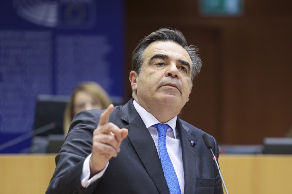 Bruselas anuncia aranceles de hasta el 38% al coche eléctrico chino por competencia desleal