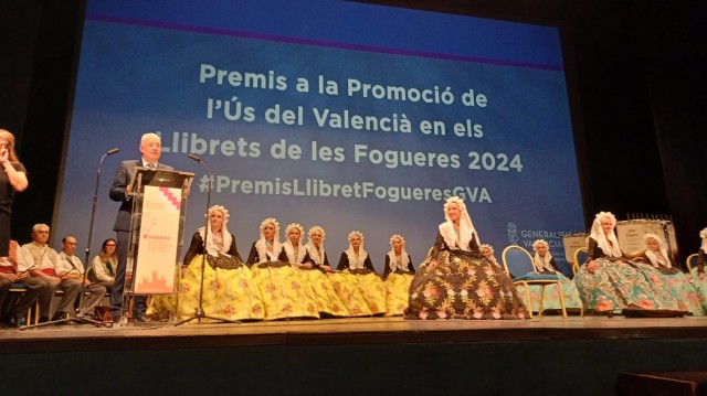 La foguera Avinguda Loring-Estació, primer premi de llibrets de Fogueres i Barraques